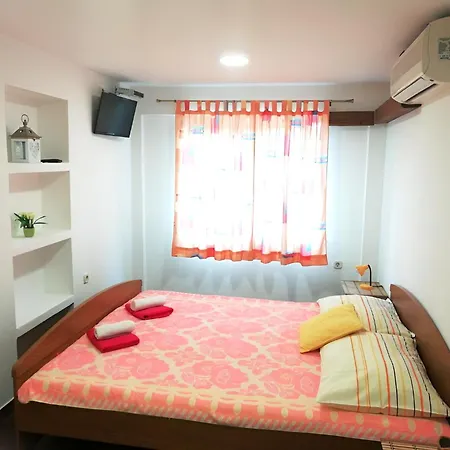 Apartment 17