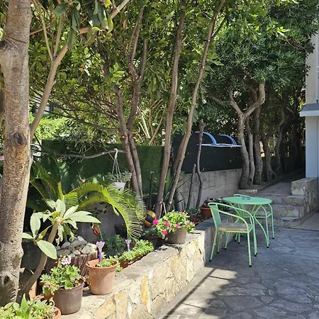 17 * Makarska